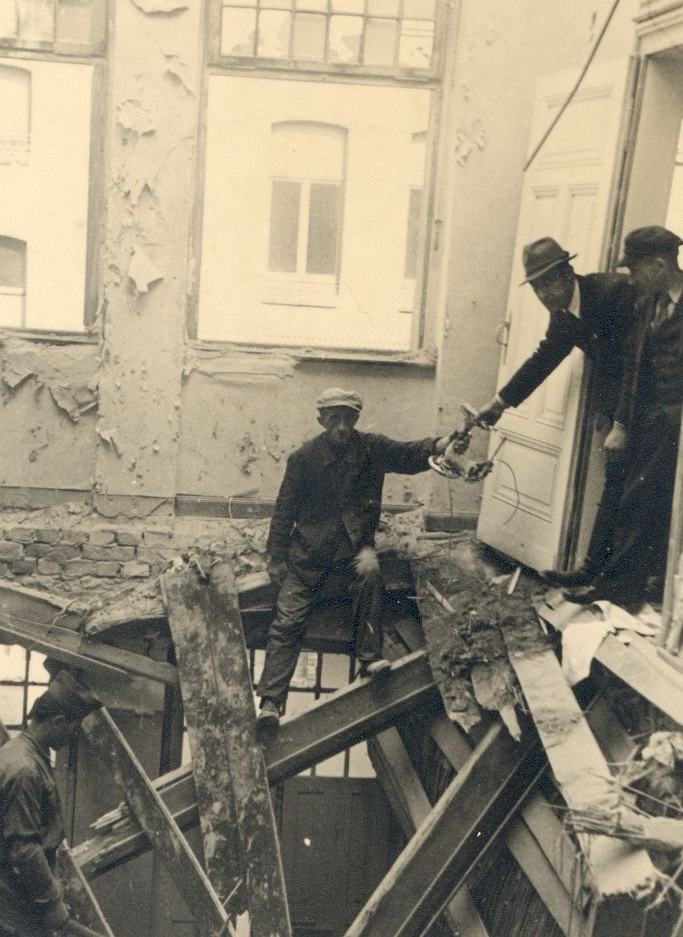 Lebensgefährlicher Zwangsarbeiter*innen-Einsatz im Zweiten Weltkrieg an der Augustastraße in Münster nach einem Angriff