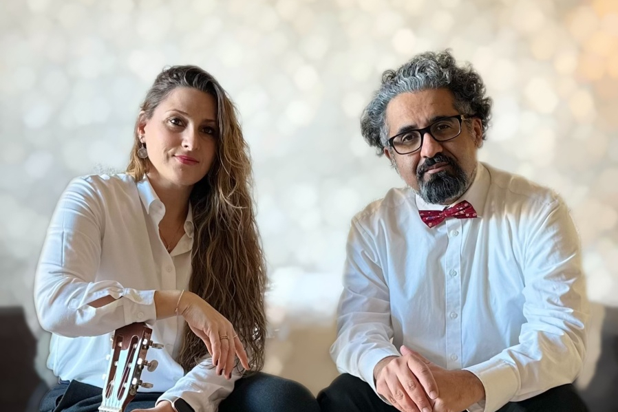 Singer-/Songwriterin NIKI und Prof. Dr. Ahmad Milad Karimi