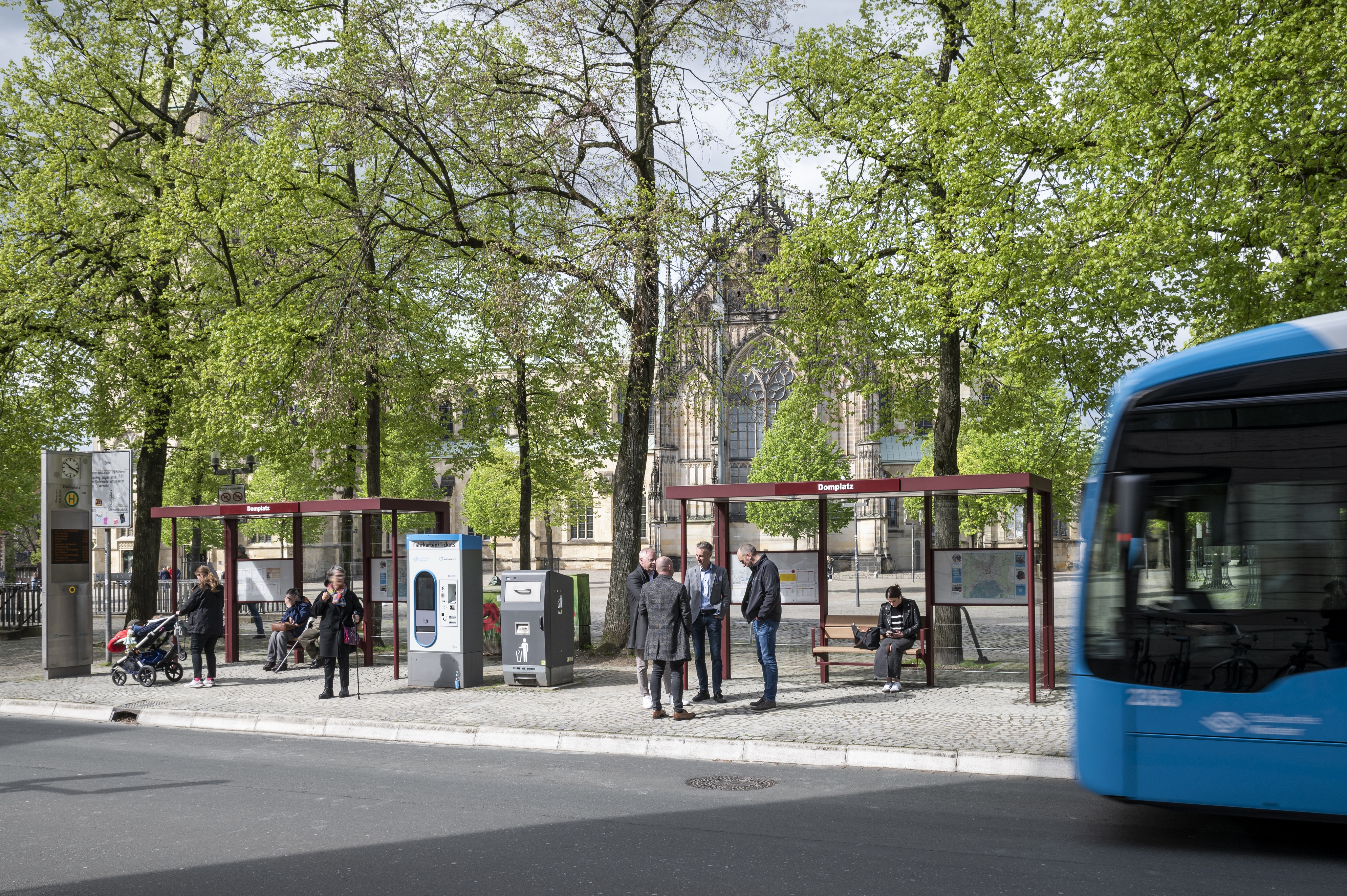 Buswartehalle am münsterschen Domplatz