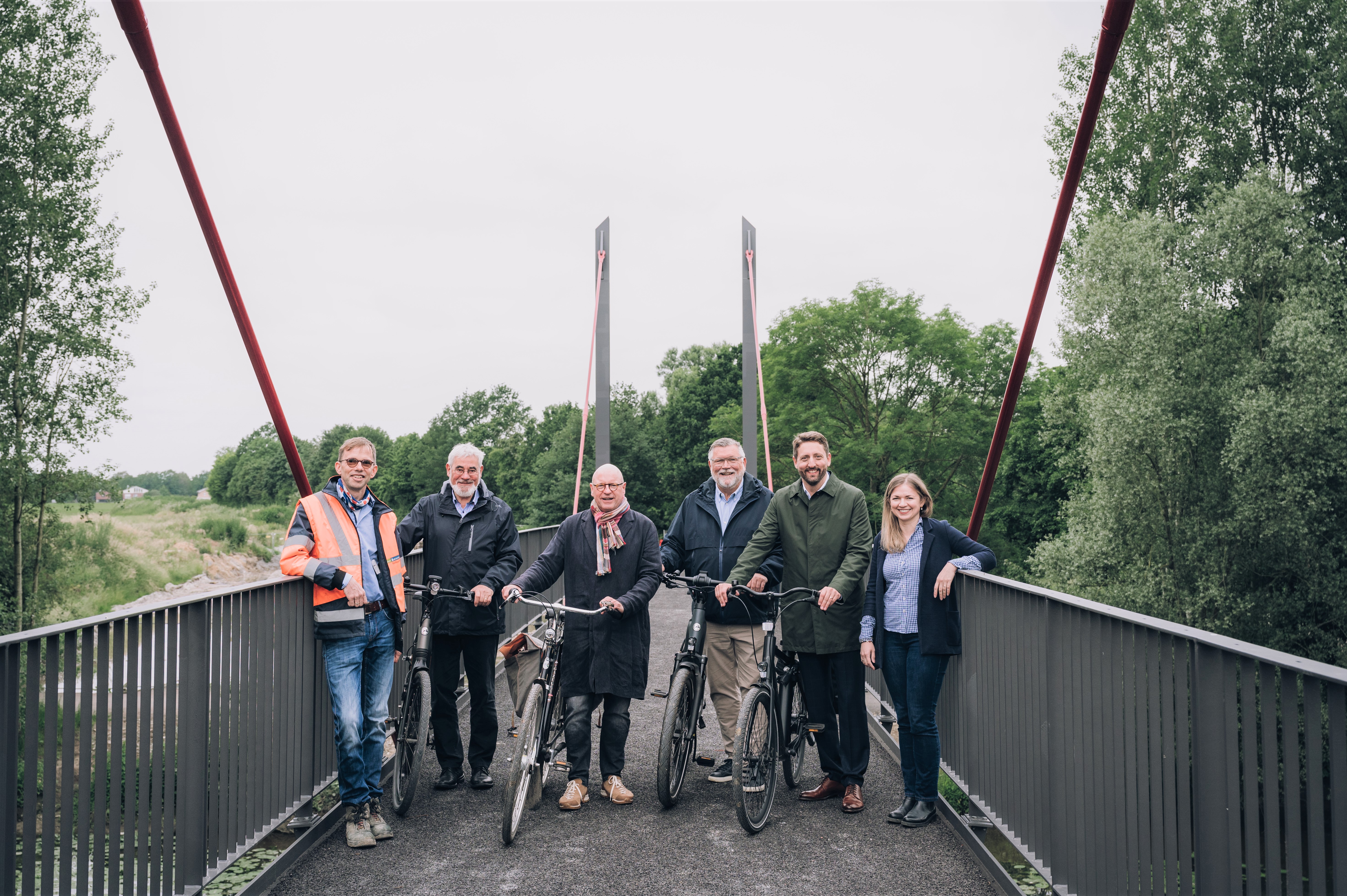 Gruppenfoto auf der Brücke