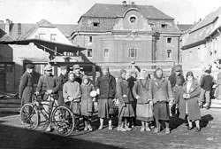 Einteilung von Russen zur Zwangsarbeit auf dem Hörsterplatz